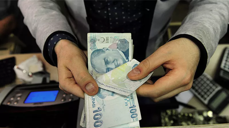 تراجع الليرة التركية بالتزامن مع هجوم سوريا