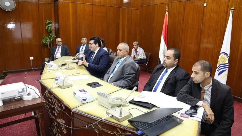 تدشين مشروع تحديث الملف الوظيفي للعاملين بقنا