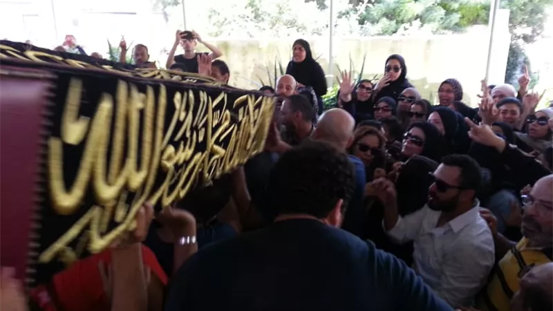 وصول جثمان طلعت زكريا إلى مسجد العمري في الإسكندرية