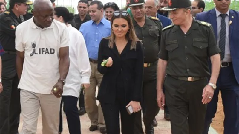 وزيرة الاستثمار ومدير جهاز الخدمة الوطنية يصطحبان رئيس 