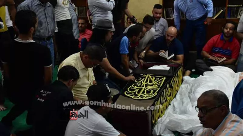16 صورة من جنازة طباخ الريس