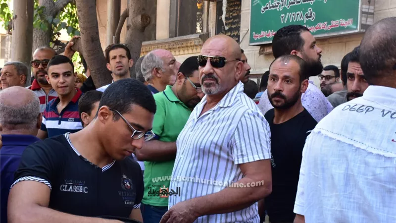 خناقة طارق لطفى فى جنازة طلعت زكريا .. تعرف على السبب