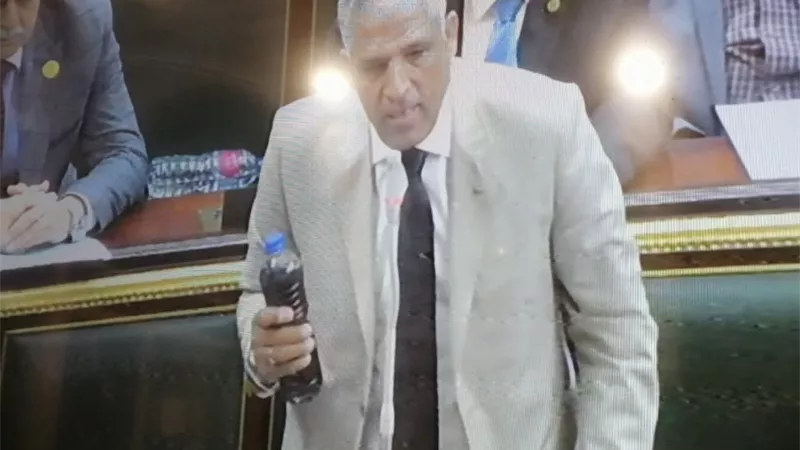الحسينى يواجه وزير الإسكان بسوء وضع المياه ببولاق الدكرور