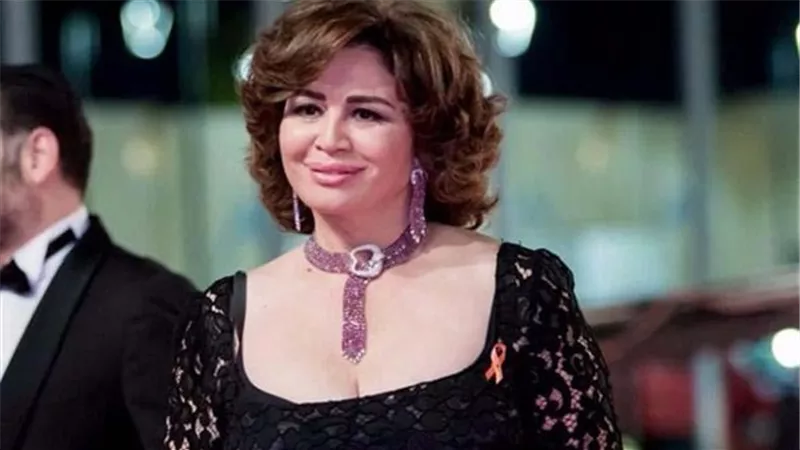 إلهام شاهين تشيد بتكريم مهرجان الأسكندرية السينمائي لنجوم السينما.. فيديو