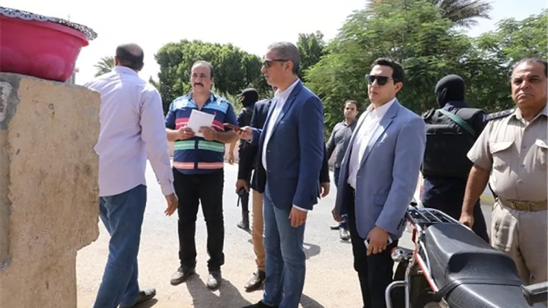 محافظ سوهاج .. يرصد مقهى مخالف ومتعدي على أملاك الري بـ 