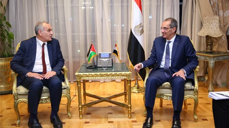 وزير الاتصالات الفلسطينى يشيد بالبريد المصري ومركز الإبداع التكنولوجي
