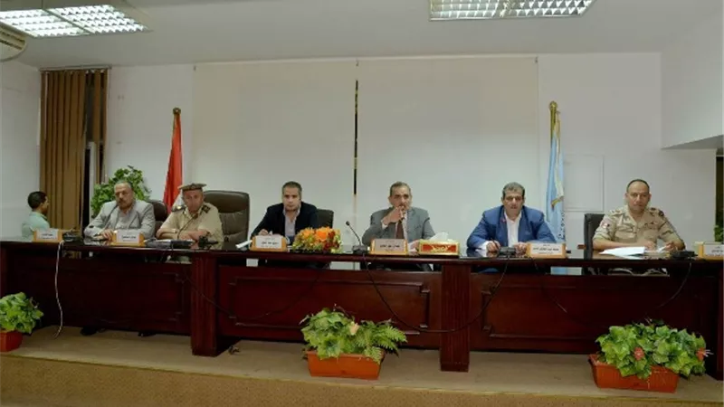 محافظ أسيوط يوافق على تخصيص قطع أراضي لإنشاء مدارس ومراكز شباب بقرى المحافظة