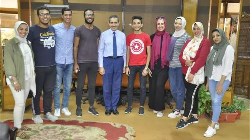 رئيس جامعة القناة يكرم الفائزين بمنتدى البيئة الساحلية العاشر