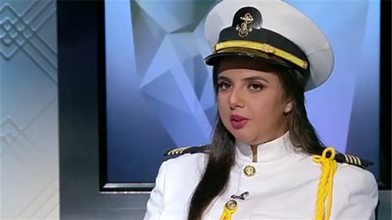 رئيس الأكاديمية البحرية يكرم المهندسة البحرية / دنيا الحلوانى ..