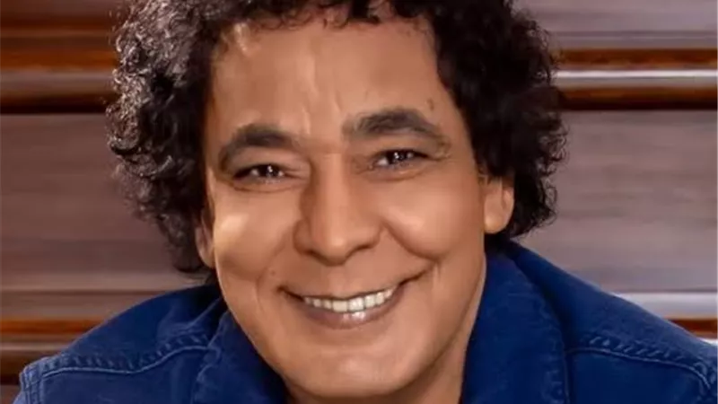 تعرف على مهنة الكينج محمد منير قبل الغناء