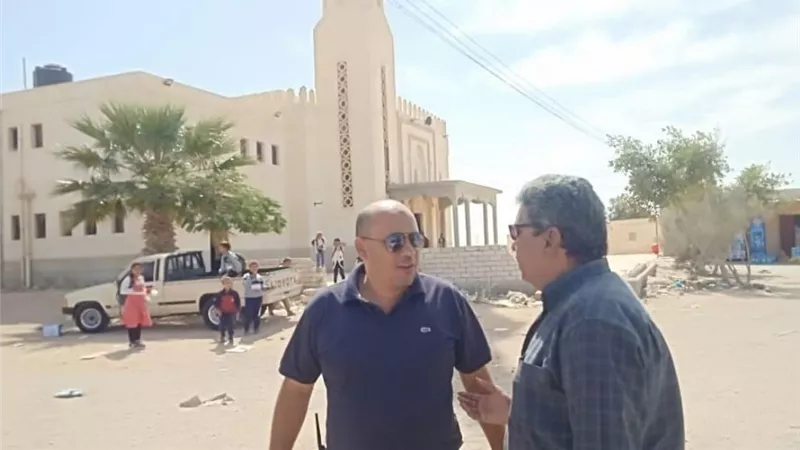 مطروح.. أهالي قريتى الزيات وكشوك عميرة يشكرون المحافظ لتلبية مطالبهم
