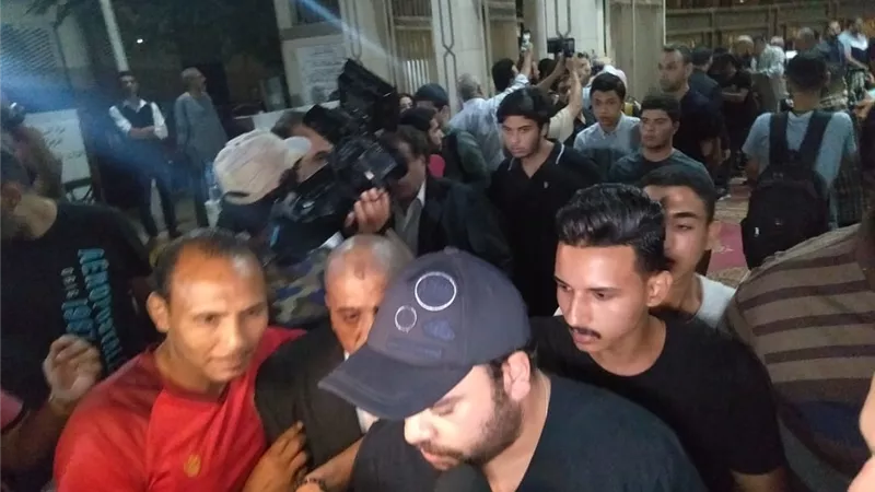 محمد عبد الرحمن توتا وأوس أوس يشاركان في عزاء طلعت زكريا بالحامدية الشاذلية