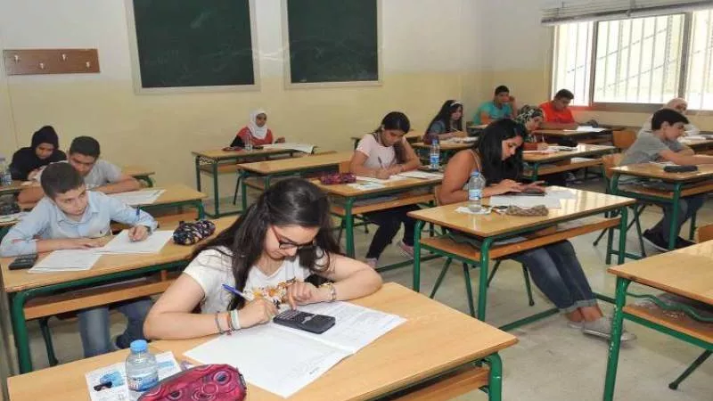 بورقة فارغة.. طالبة تحصل على 