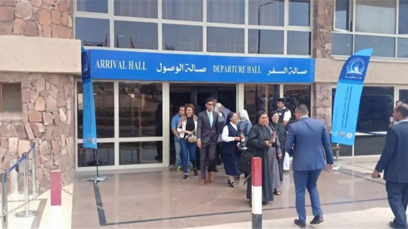 ضيوف ملتقي الأديان يتوافدون علي مطار سانت كاترين ..صور