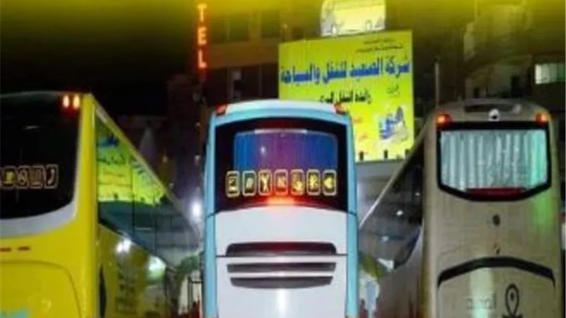 ممتاز دسوقي ينجح في توفير أتوبيسين لنقل الطلاب والموظفين من صدفا والغنايم لأسيوط