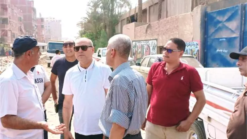 جوله ميدانية لنائب محافظ القاهرة بالمرج لحل مشاكل الصرف الصحى بالصور