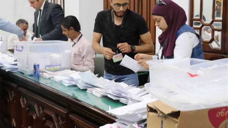 بالصور.. غلق باب التصويت وبدء عملية الفرز في انتخابات التجديد النصفي لنقابة الأطباء وبدء عمليات الفرز
