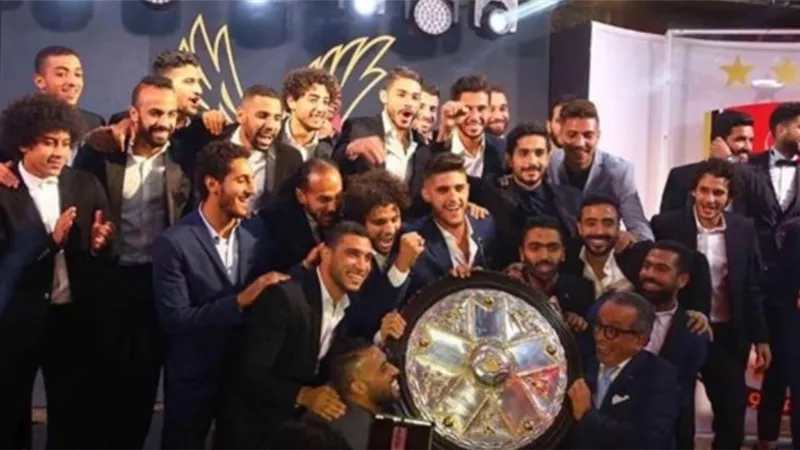 تعرف على حقيقة احتفال 3 حكام بفوز الأهلى بـ درع الدوري