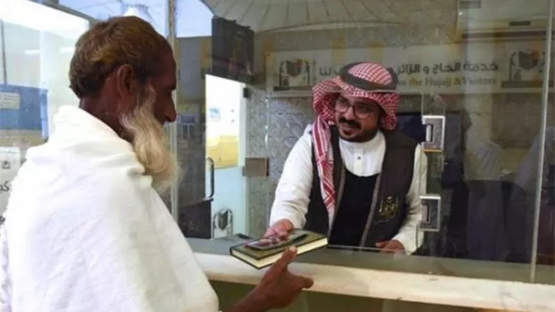 إدارة الحج والعمرة برئاسة شؤون الحرمين تستقبل أول أفواج المعتمرين