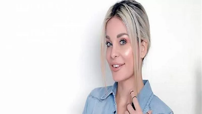 شاهد..سقوط دومينيك حورانى ونقلها للمستشفى ..فيديو
