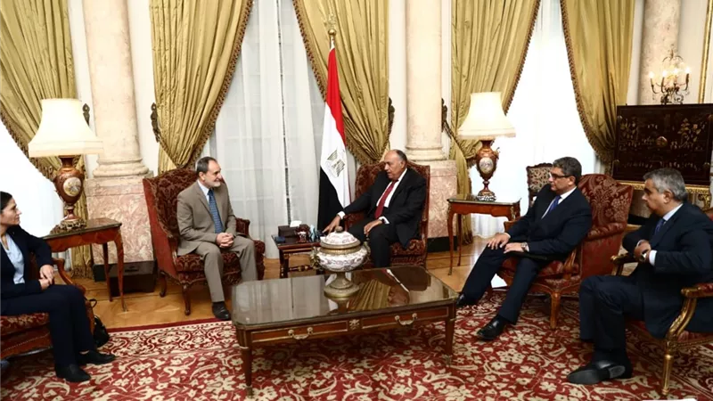شكري لوفد سوريا الديمقراطية : مصر مهتمة بوحدة سوريا وشعبها وسلامة اراضيها وما يحدث يعد احتلالا لبلد عربي شقيق