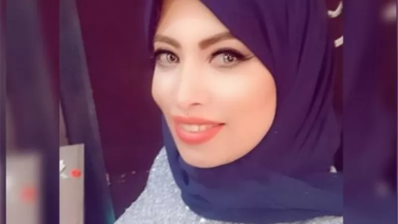 عبير المصرى موهبة تتحدى الحياة وتتمنى ان تصبح رسامة مشهورة