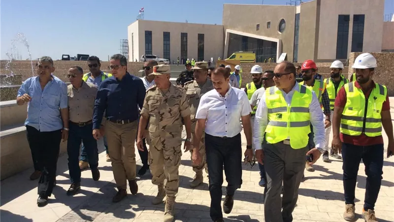 وزير الاثار يتفقد الأعمال بمتحف شرم الشيخ القومي