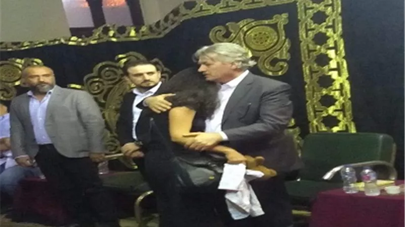 شاهد.. إنهيار الفنانة فرح يوسف في عزاء المخرج التونسي شوقي الماجري