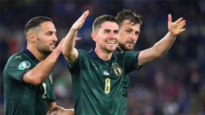 إيطاليا تحجز بطاقة التأهل لنهائيات كأس أوروبا