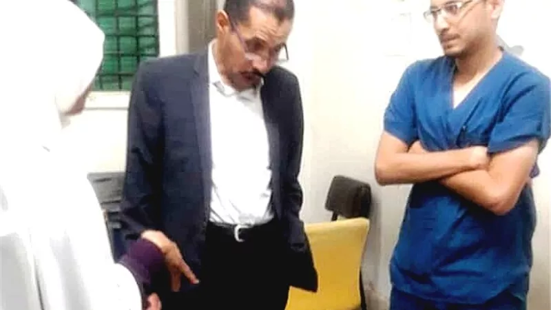 وكيل الصحة يحيل طبيب وممرض للتحقيق حرصا سلامة المرضى بالوادى الجديد صور