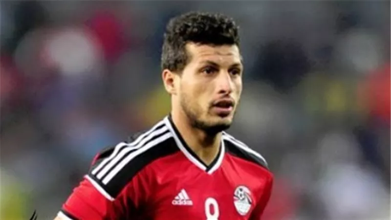 الأهلى يكشف حقيقة مفاوضاته مع طارق حامد