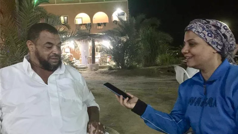 المعالج سنوسى الواحى: 10 آلاف مريض قطعوا مسافات طويلة من أجل العلاج بالحمامات الرمليه بواحة سيوة