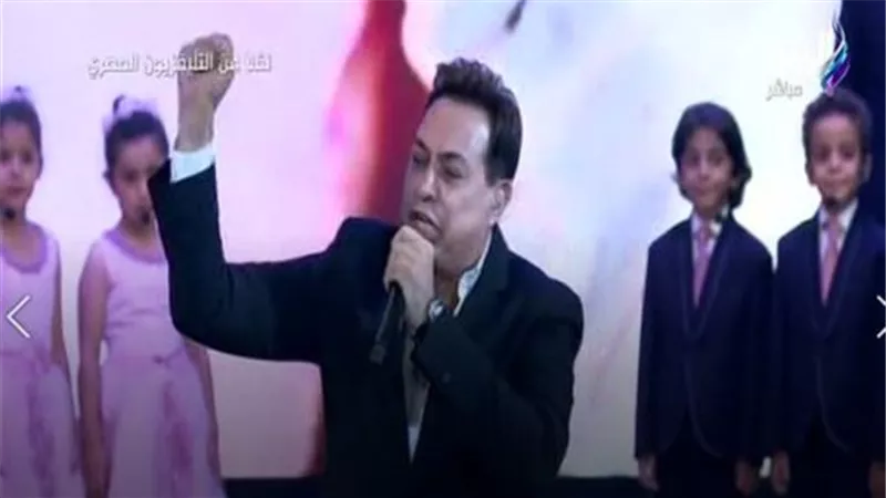 حكيم يشارك بأغنية جيش مصر الجبار في ندوة إرادة وتحدي