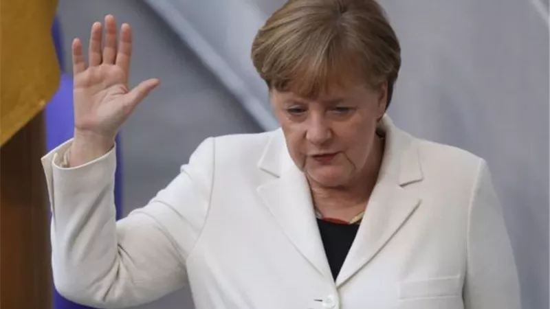 ميركل تبلغ أردوغان بضرورة وقف العملية العسكرية في سوريا فورا