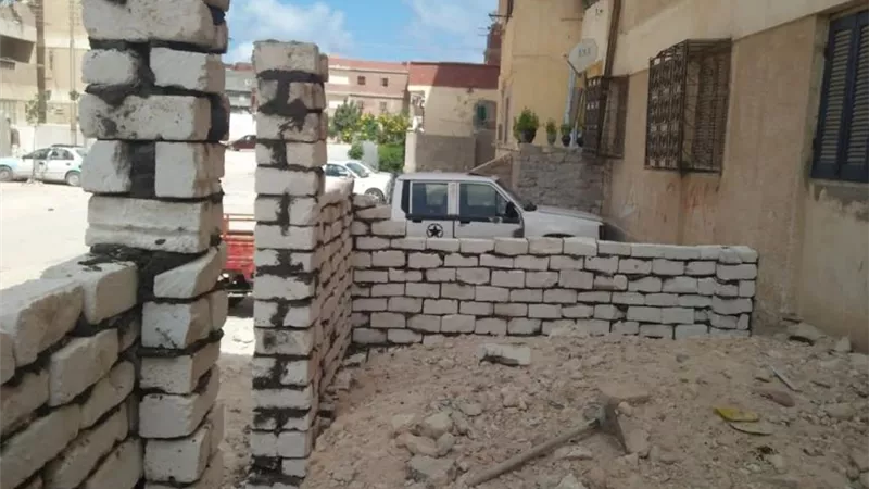 حملة لإزالة المباني المخالفة بحى الزهور ومحدودى الدخل بمرسى مطروح