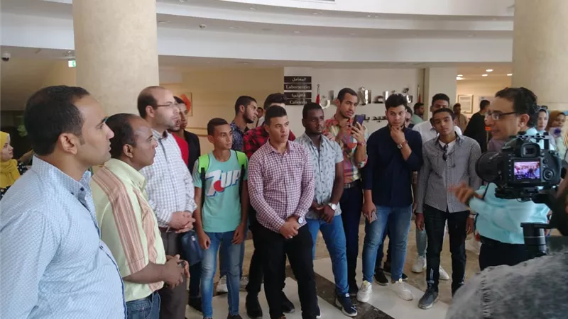 طلاب السياحة والفنادق بجامعة الأقصر فى زيارة لمستشفى شفاء الأورمان