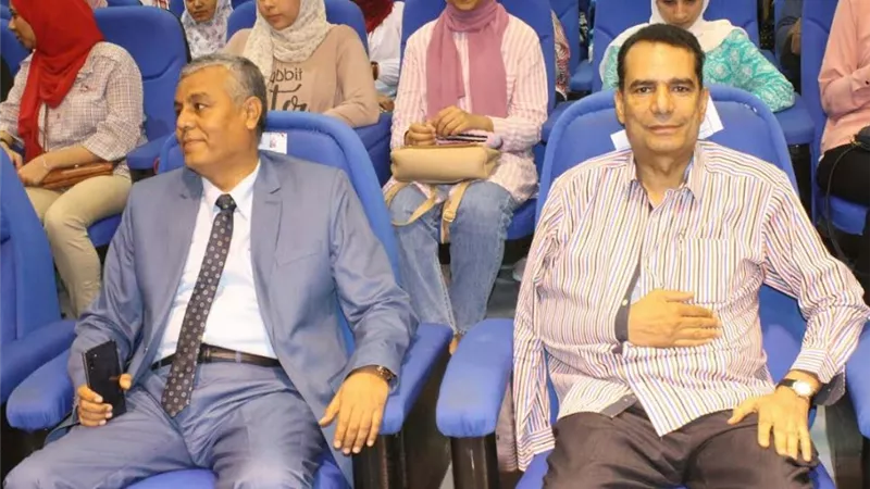 رئيس جامعة جنوب الوادى يشهد فعالية للإستشارى التدريبى حسام هيكل