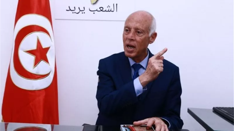 «صفحة جديدة في التاريخ».. أول كلمة من قيس سعيد بعد إعلان فوزه بالرئاسة التونسية