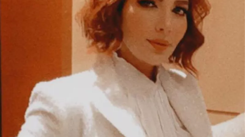 إطلالة كلاسيكية رقيقة للفنانة أصالة