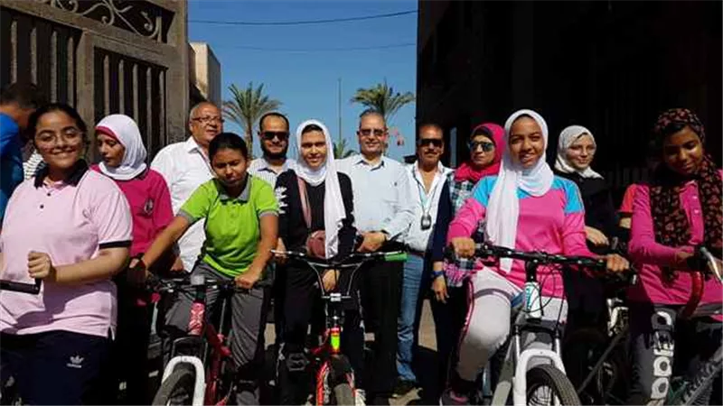 باهى يشهد إنطلاق سباق الدراجات الهوائية للبنات المؤهل لبطولة الجمهورية