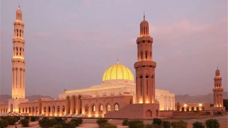 عقد ندوة الأم العمانية في رحاب جامع السلطان قابوس