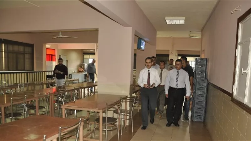 رئيس قناة السويس يتفقد المدن الجامعية ..صور