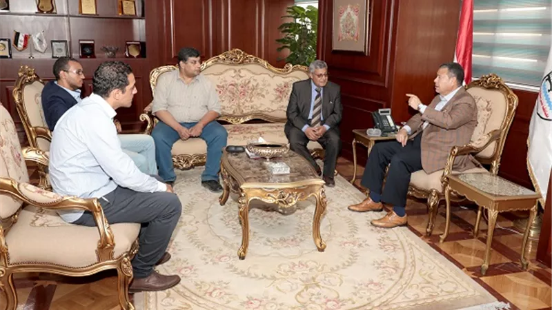 محافظ بني سويف يلتقى أعضاء نقابة الأطباء