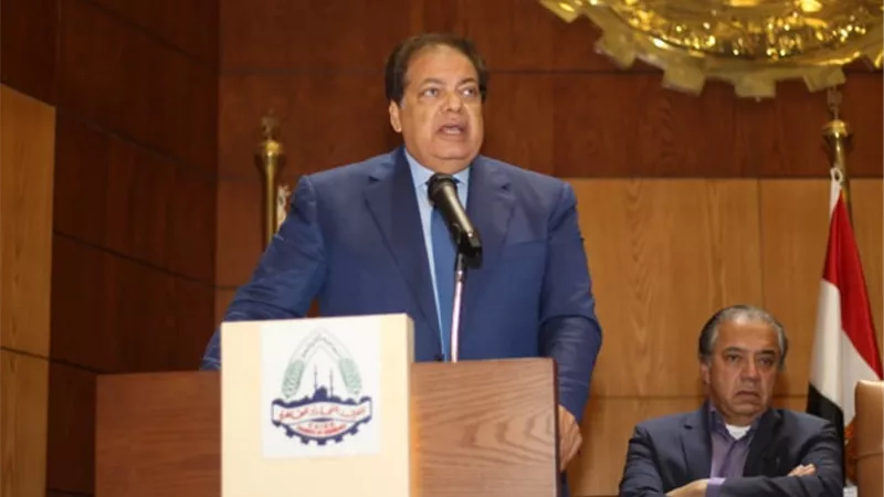 أبو العينين يدعو لتطبيق قانون المنطقة الاقتصادية على مشروعات الاستثمار