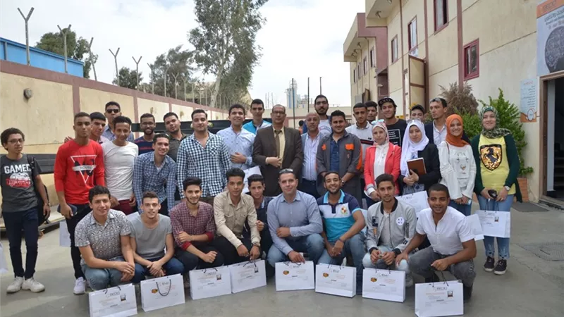 وزير التعليم العالي يتلقى تقريرًا حول أول زيارة علمية لطلاب جامعة الدلتا التكنولوجية بقويسنا.. صــور