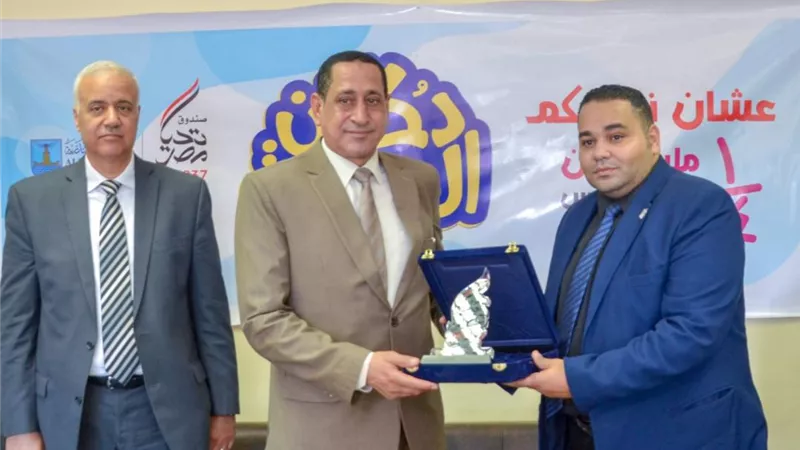 ١٧ ألف قطعة ملابس لطالبات جامعة الإسكندرية الأولى بالرعاية