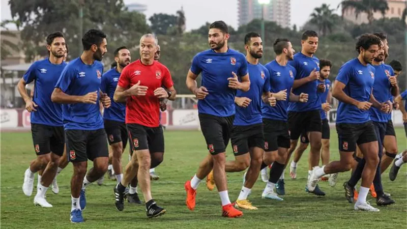 مران استشفائي للاعبي الأهلي.. وفايلر يعقد جلسة مع المدرب العام