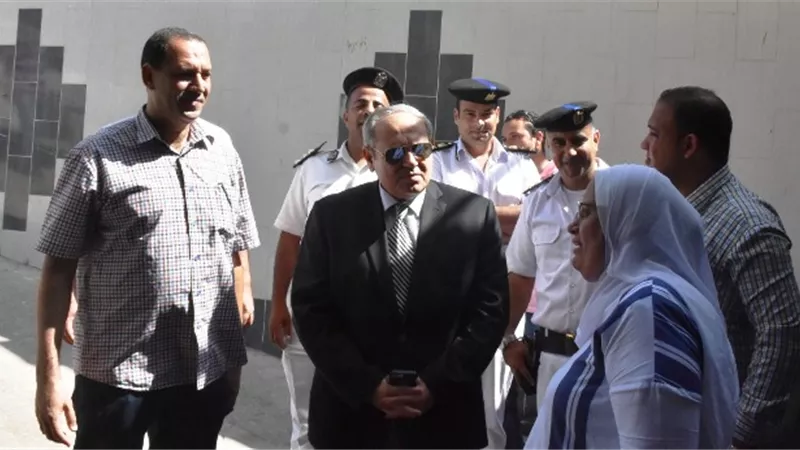 جهاز القاهرة الجديدة يشن حملة على المولات المخالفة بالتعاون مع شرطة التعمير بالصور