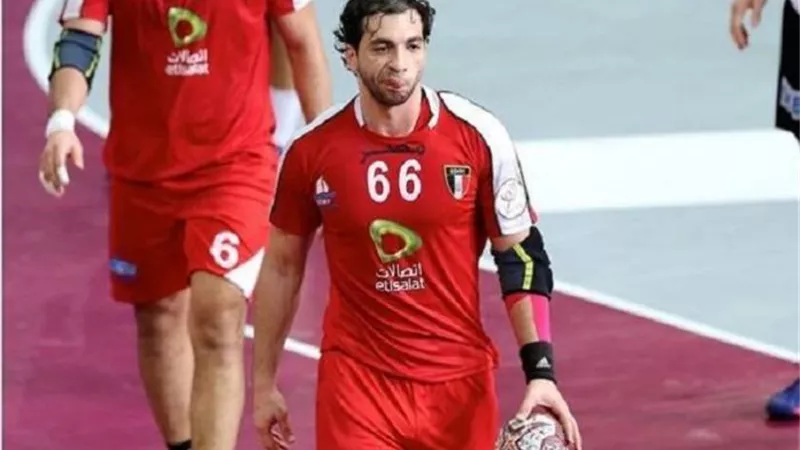 أحمد الأحمر يتحدث عن المقارنة بين كرة اليد والقدم في الزمالك