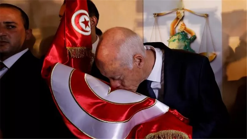رؤسـاء و زعماء عرب يهنئون قيس سعيد بفوزه برئاسة تونس